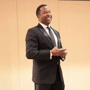 Meet your Posher, Ray